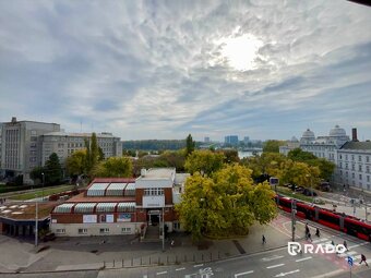 RentHub | 2i byt v srdci Bratislavy | Dostojevského rad | St - 17