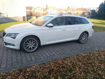 Predám 4x4 Škoda Superb 3 combi ročník 2016 DSG - 17