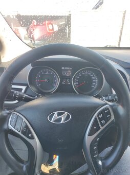 Hyundai i30 CW - 17