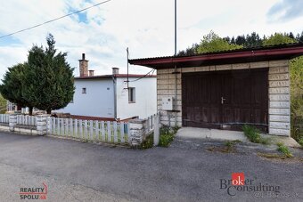 5,5 izbový starší rodinný dom na predaj - Valaská Dubová - R - 17