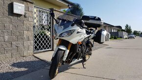 YAMAHA FZ8 - 17