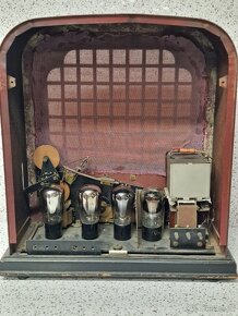 Roky 1930 – 1932 ☆ TELEFUNKEN 33 W/L - 17