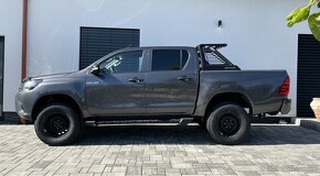 TOYOTA HILUX 2.4 D-4D - NA PREDAJ, NA SPLÁTKY - 17