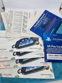 PS VITA PCH-1004 - 17