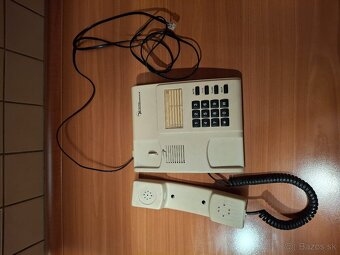 Retro telefóny - 17