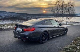 BMW F32 kupé 435i ČR mPaket servisní kn historie - 17