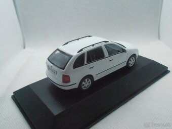 Škoda Fabia  "Kaleidoskop"  1/43 - 17