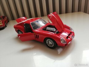 predam 1:18 FERRARI modely od Bburago - 17