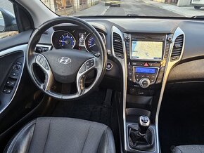 Hyundai i30 CW - 17