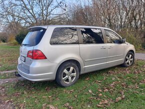 VW Volkswagen Routan - 17