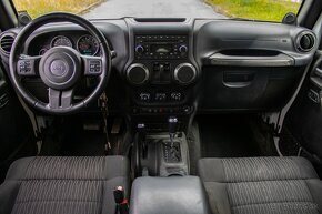 Jeep Wrangler Sahara - 17