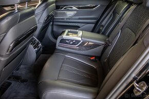 BMW 7 730D HEV - 17