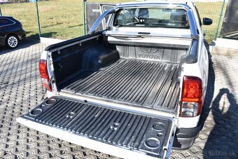 Toyota Hilux 2.4 D-4d 4X4 Live SR ODPOČET_DPH - 17