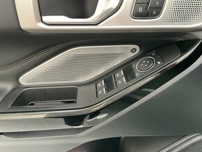 Ford Explorer 3.0 V6 benzín + elektrika 03/2021 7 miestne - 17