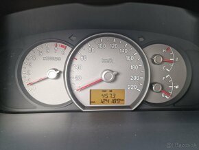 Kia Carens 2.0 EX 106KW SR 1maj Plná servisná hist.Top Stav - 17