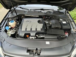 Volkswagen Passat B7 HIGHLINE TDi - 17