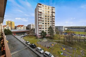 Na predaj | 3 izbový byt s veľkou loggiou 11 m² - Družstevná - 17