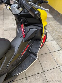 Aprilia sr gt 125 - 17