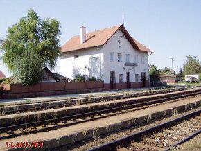 Priestranný rodinný dom v tichej súkromnej ulici - 17