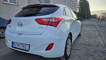 Hyundai i30 1.4 CRDi DOHC 16V Comfort - 17