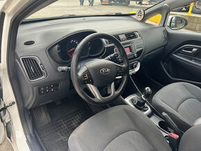 KIA RIO - 17