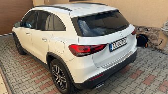 Mercedes benz GLA - 17