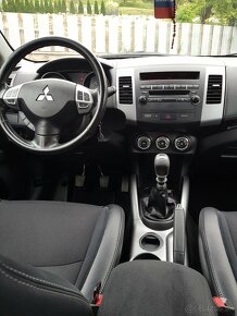 Mitsubishi Outlander - 17