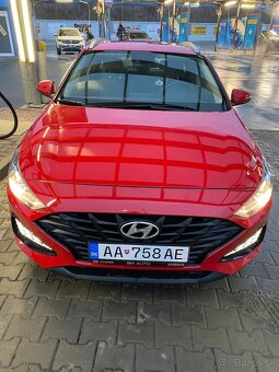 Hyundai i30 combi 1,5i 110k 6M/T Comfort + CP, ročník 2023 - 17