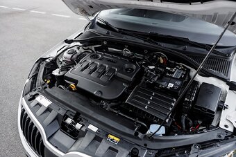 Škoda Octavia Combi SCOUT 2.0TDI 110kW DSG7 4x4 03/2019 - 17