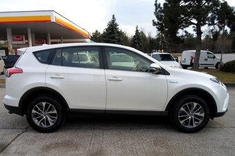 Toyota RAV4 2.5 Hybrid AWD E-four 1.majiteľ - 17