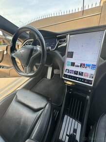 Tesla S - 17