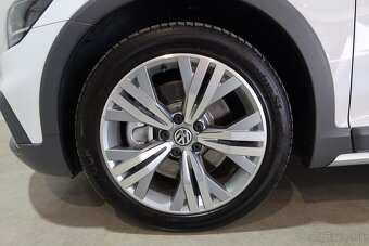 VW Passat Alltrack 2.0 BiTDI 240k 4Motion DSG/ ODPOČET DPH - 17