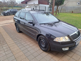 Škoda Octavia Combi 2.0 TDI Elegance - 17