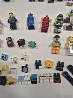 Collectible Minifigures - 17