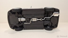 1:18 MERCEDES-BENZ SLK 230 - 17