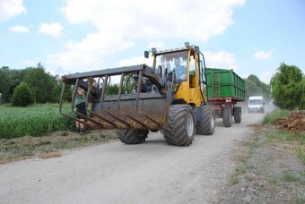 kolesový klbový nakladač, - 17