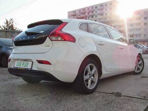 Volvo V40 D2 Kinetic - 0% Akontácia - 17