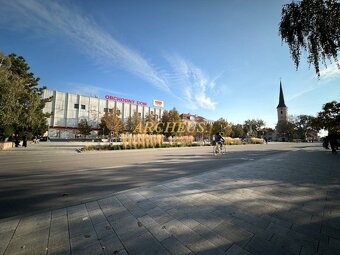 PRENÁJOM Podnikateľský priestor/ kancelária priamo v centre - 17