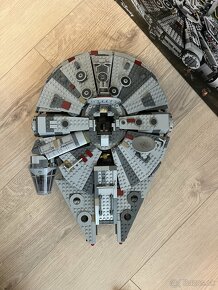 LEGO STAR WARS 75257 MILLENNIUM FALCON - 17