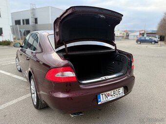 Škoda Superb 2 2.0 TDi M6 sedan - 17