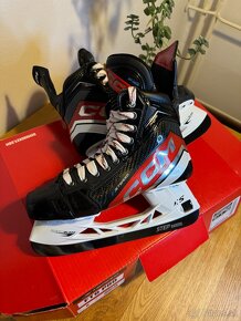 CCM Jetspeed FT6 Pro Plus SR Regular, vel.8(43) - 17