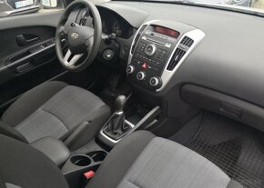 Kia Cee´d 1.4-NÍZKÉ KM-1.majitel - 17