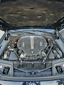 BMW F10 550xi V8 řada 5 330kw - 17