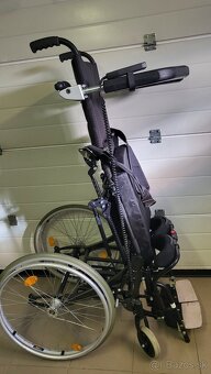 invalidny vozík 44cm s elektrickou vertikalizaciou - 17