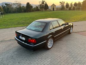 BMW rad 7 730i A/T V8 e38 - 18