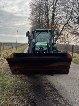 Traktor John Deere 6125M - 18