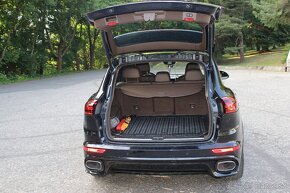 PORSCHE CAYENNE II.FL 193KW - 18