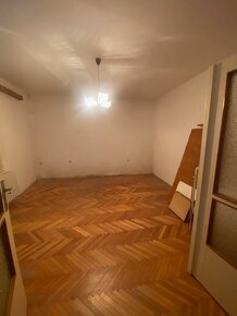 Rodinný dom 96m2 + samostatný dom 25m2 s garážou a terasou. - 18