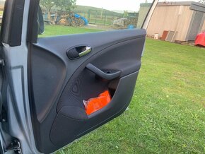 Rozpredam Seat Altea XL na diely 1,9 TDi 77kw - 18