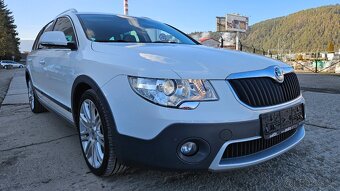 Škoda Superb Combi Scout 2.0 TDI 4x4 140k DSG - 18